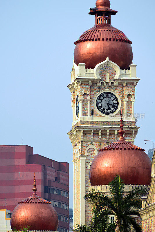 马来西亚吉隆坡，古老的英国殖民政府办公室的钟楼，又名Sultan Abdul Samad Building(19世纪)